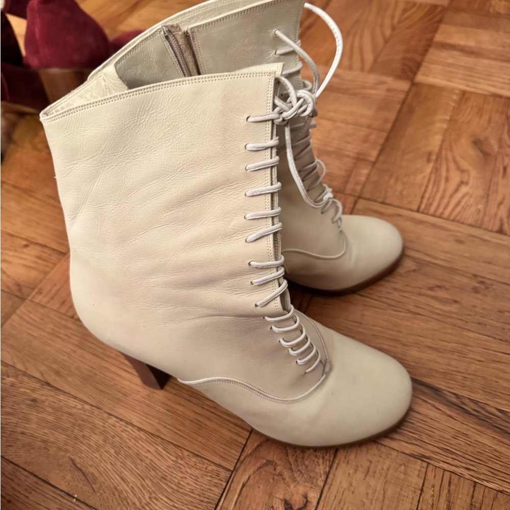 Elegant Cream Lace-Up Women's Boots LEATHER unique and beautiful